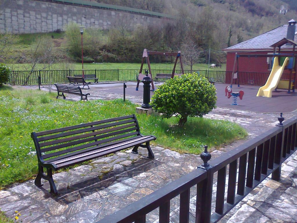 Hostal El Peregrino La Portela de Valcarce Luaran gambar