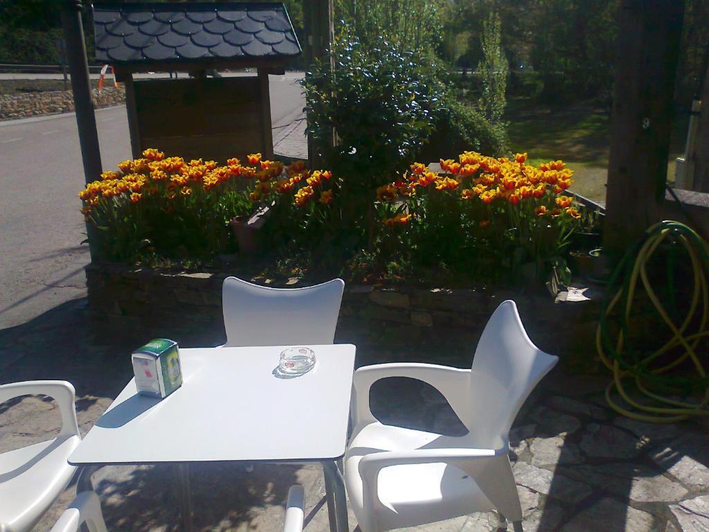 Hostal El Peregrino La Portela de Valcarce Luaran gambar
